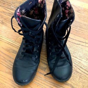 Dr. Marten Black Leather Boots Sz9